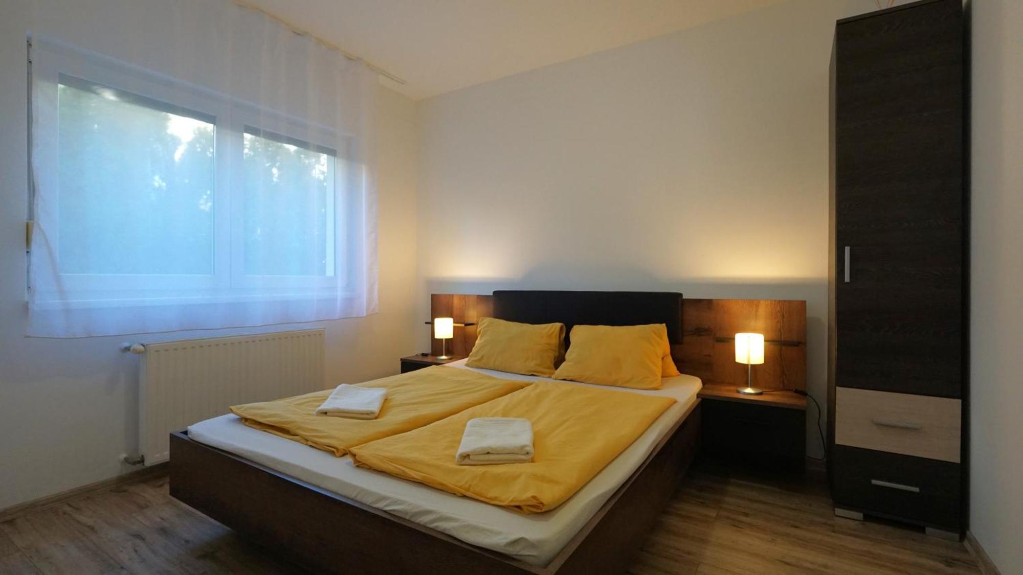 Yellow Sun Apartman Siofok Exterior photo